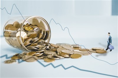 4��25�գ��������½�׼��ʩ��ʽ��ʼʵʩ�����ݲ��㣬�˴ν�׼���ͷ��ʽ�1.3����Ԫ���۳�����MLF�����⣬���ͷ��ʽ��ģԼΪ4000��Ԫ