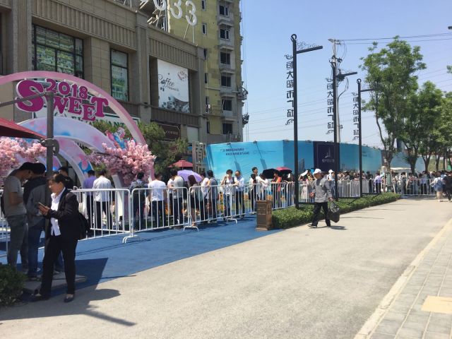 ��50�������仧������ ¥���Ǽ���·�ϣ�